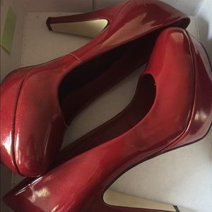 Red patent leather pumps!